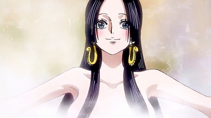 4. Boa Hancock y su fruta del amor-amor (diablo): Boa Hancock es la única señora de la guerra y está bien versada en todas las formas de Haki. Ella posee la fruta Amor-Amor y puede convertir en piedra a quien la desee. Goku nunca ha deseado a nadie y probablemente no se dé cuenta de la belleza de Hancock. En consecuencia, sus ataques infundidos con frutas del diablo y Haki no afectarán a Goku.