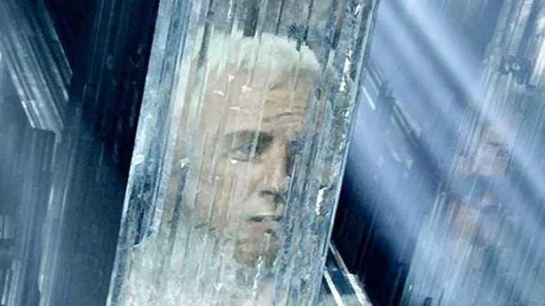 Kui stuudio alustab surnud Hollywoodi staari taaselustamist CGI kaudu, on see tavaliselt pärandi säilitamine. Nii nagu 2006. aasta filmis Superman Returns, ilmus ka Marlon Brando kordusnäidisele. Kui rääkida muudest aegadest, siis filmitegijad peavad etenduse kiireloomuliseks lõpetamiseks kasutama tehnoloogiat. Sellised ajad nagu enneaegne surm käimasoleva võtte ajal. Paljud peavad seda surnute suhtes üsna lugupidamatuks, kuid selles on raske lavastajaid süüdistada. Kas see on hädaolukorras või hilinenud näitleja lohutamiseks