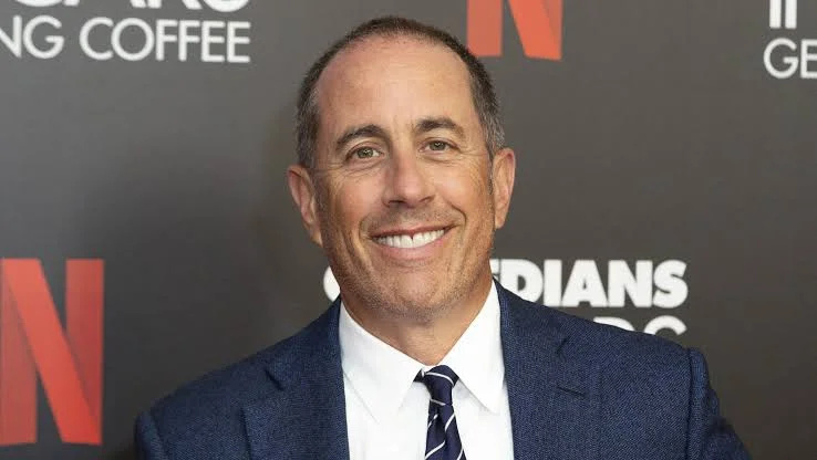 'Dette er virkelig ikke passende': Jerry Seinfeld måtte be om unnskyldning for å ha fremmet bestialitet i sin film på 293 millioner dollar som tidligere var knyttet til Steven Spielberg