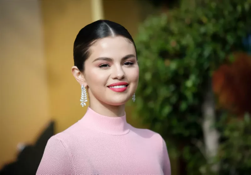 „Miért hangzik úgy, mint egy Star Wars-film?”: Az AppleTV+ dokumentumfilmet készít Selena Gomezről, miközben a rajongók azt kérdezik, mikor hagyja abba Hollywood az értelmetlen bálványimádást