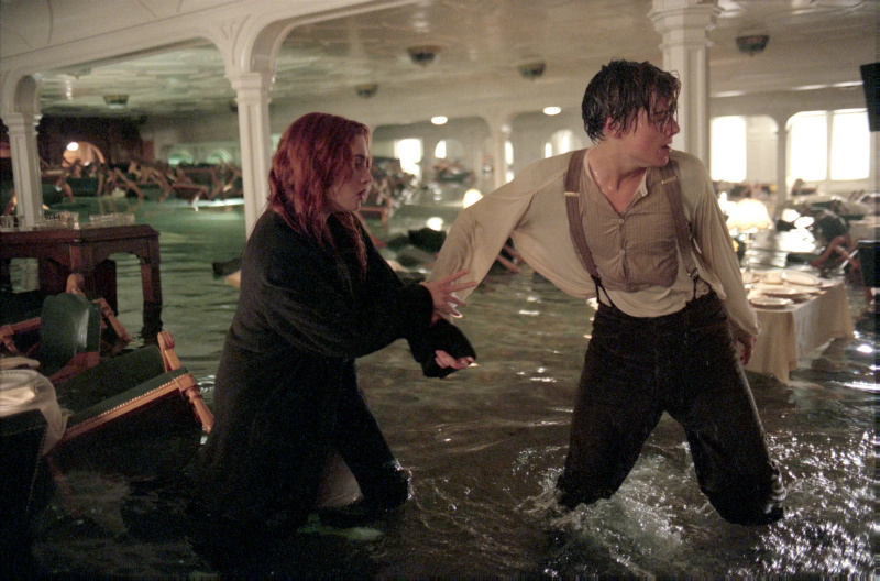 „Darauf war ich nicht vorbereitet“: Kate Winslet ließ den 23-jährigen Leonardo DiCaprio am ersten Tag der Dreharbeiten zur Titanic blitzen, um ihn auf seine berüchtigtste Szene vorzubereiten