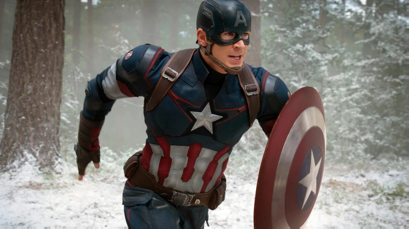   Chris Evans jako Kapitan Ameryka