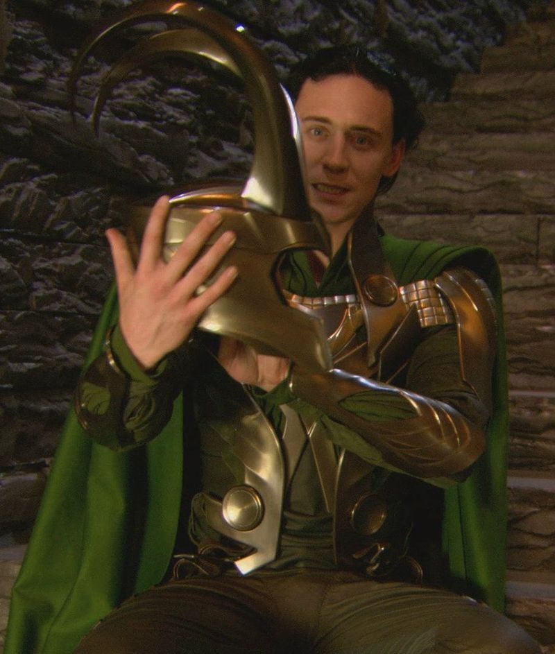 Iza kulisa Loki slike.