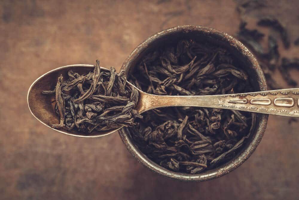 Lectura de hojas de té: cómo beber té conduce a su futuro
