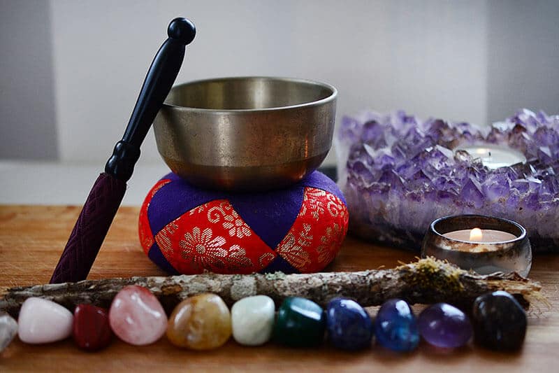 Инструменти за духовност: камъни и звук