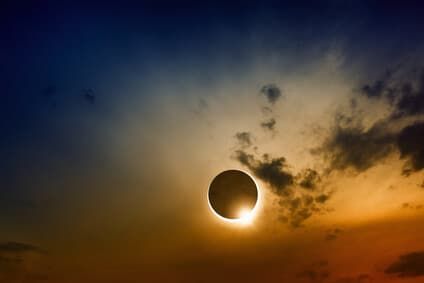 Como o eclipse solar e lunar afeta sua vida?
