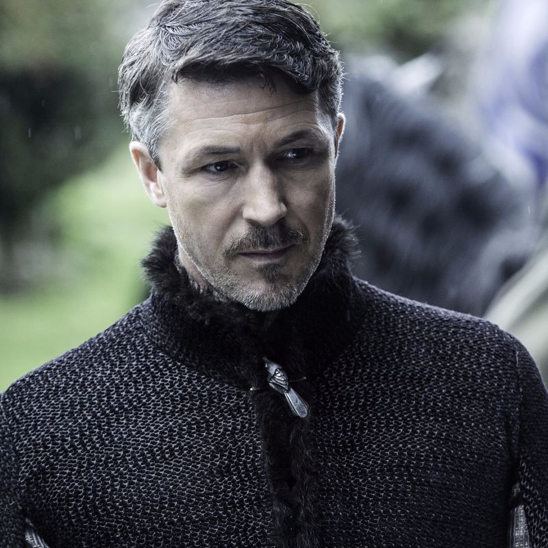 Petyr Baelish soprannominato Ditocorto, un personaggio immaginario della serie di romanzi fantasy Le cronache del ghiaccio e del fuoco di George R. R. Martin e Il Trono di Spade