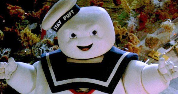 현실 세계에서 가장 원하지 않는 가상의 인물 26명 The Stay Puft Marshmallow Man은 The Ghostbusters에서 거대하고 나른한 초자연적 인 괴물로 나타납니다.