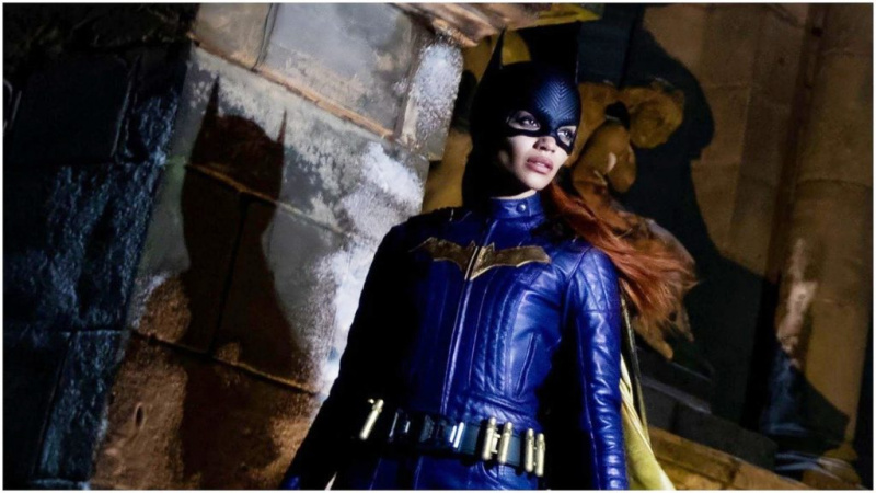 'Jeg ble lovet at de ville bli løslatt til meg': Etter Batgirl-avbestilling ber Desperate Father of a Young Girl WB sende bildet av datteren hans fra den skrinlagte filmen