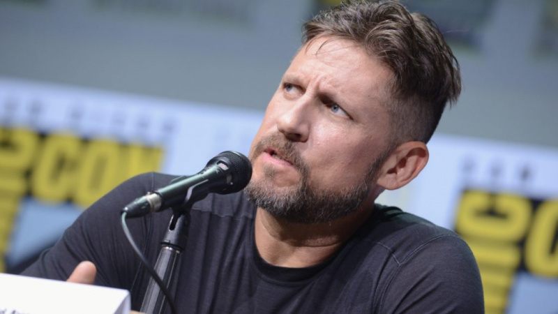Zack Snyder állítólag ötleteket adott David Ayernek az öngyilkos osztag igazgatói kivágásának összehangolására, hogy az koherens legyen a nagyobb DCEU-val