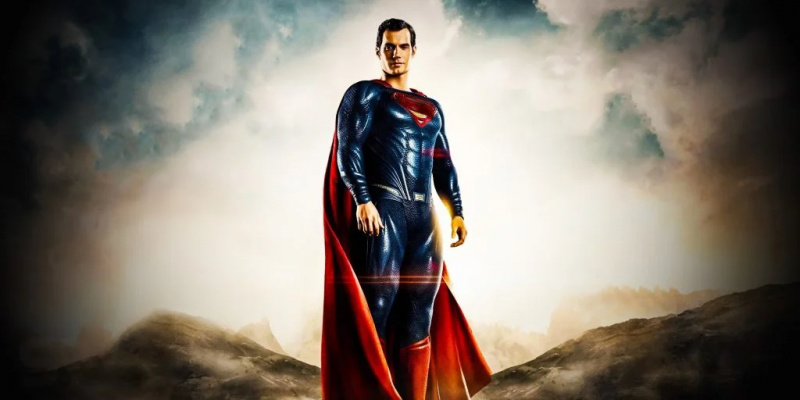   Henry Cavill comme Superman dans le DCEU.