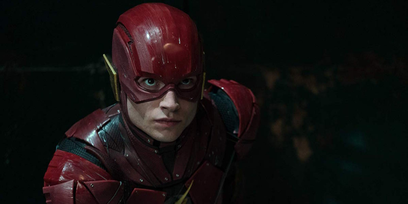   Ezra Miller como Flash