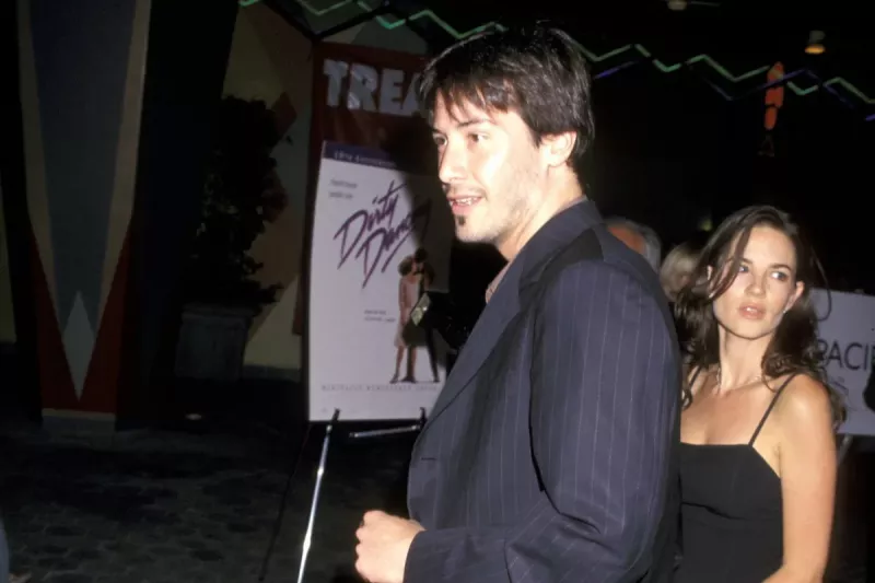   Keanu Reeves og Jennifer Syme.