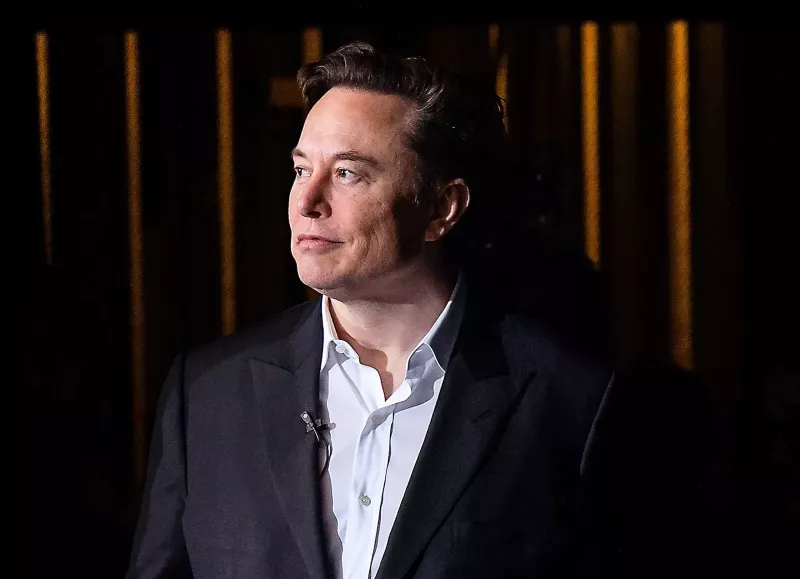   Elon Musk, Twitter'ın yeni CEO'su oldu.