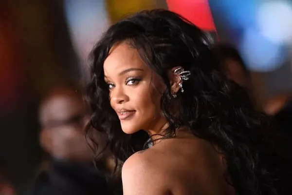 „Ich habe das für Chad gemacht“: Rihanna verrät mit dem emotionalen „Lift Me Up“-Track, was sie überzeugt hat, nach 6 Jahren für Black Panther 2 zur Solokarriere zurückzukehren