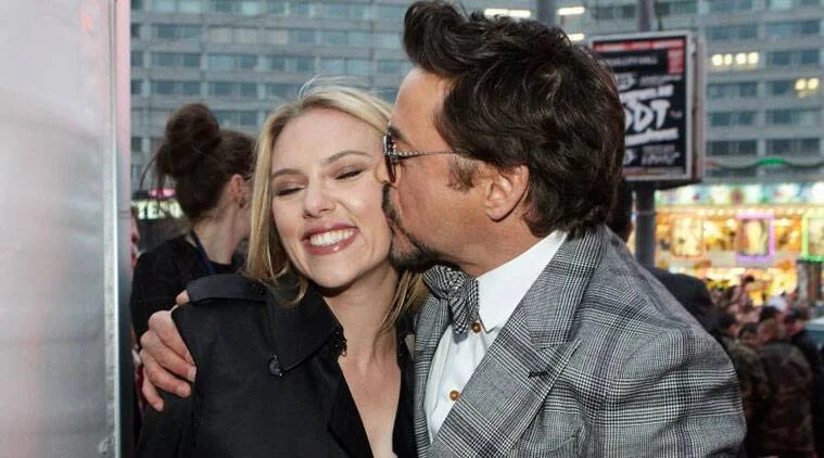   Scarlett Johansson ir Robert Downey Jr.