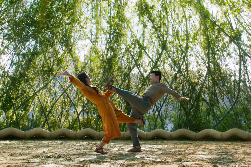   سيمو ليو وميشيل يوه في فيلم Shang-Chi and The Legend of the Ten Rings