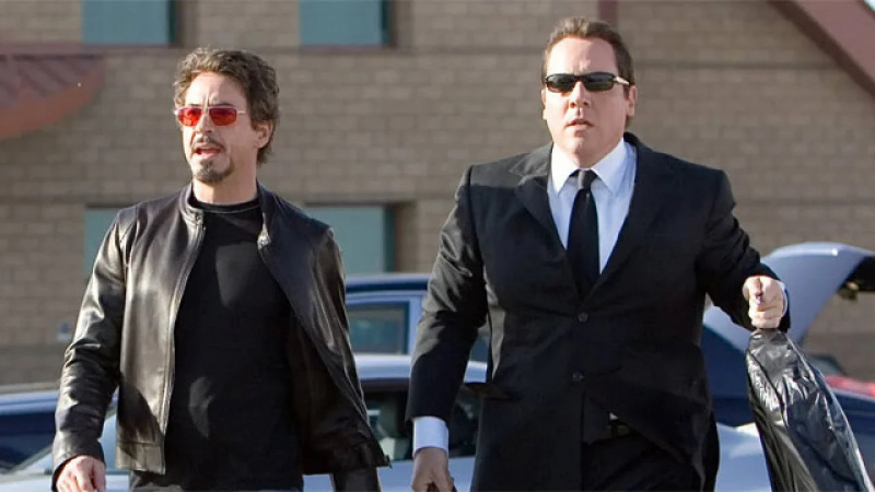 „Wir sahen buchstäblich zu, wie die Welpen geboren wurden“: Robert Downey Jr. gibt zu, dass seine Co-Stars aus dem Iron Man-Film vom Drehbuch frustriert waren