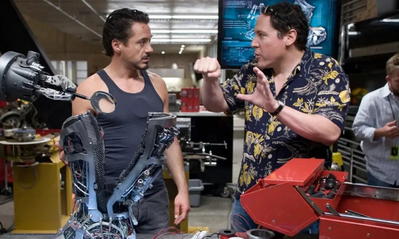   Jon Favreau och RDJ på Iron Man-setet