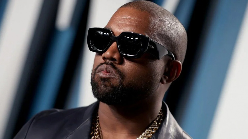 Kanye West sparket ud af Skechers hovedkvarter efter at have forsøgt at få dem til at underskrive Yeezy-aftale – Skechers ejes af en jødisk familie