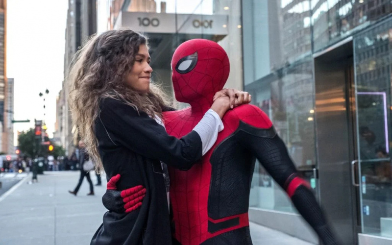   Zendaya és Tom Holland MJ és Pókember szerepében a Spider-Man: No Way Home című filmben