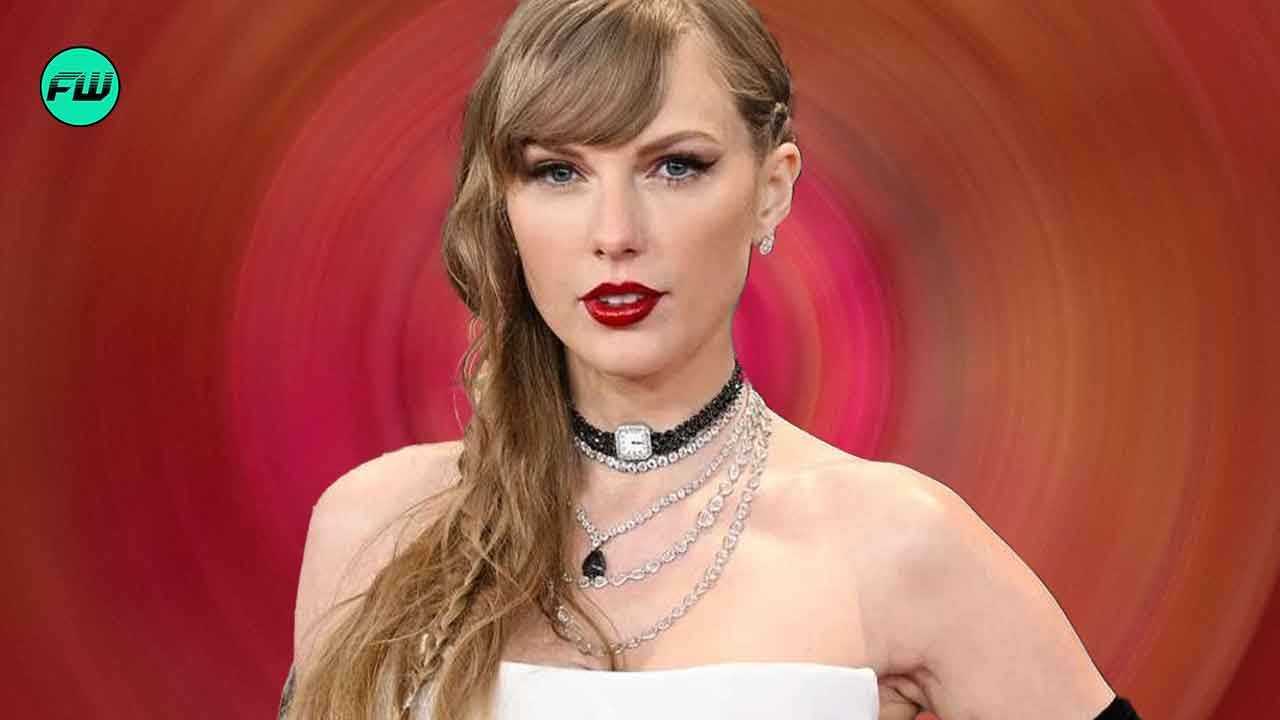 Ne străduim cât putem: Taylor Swift intră în panică din cauza colierului ei cu ceas, care aparent are un sens ascuns în spatele lui
