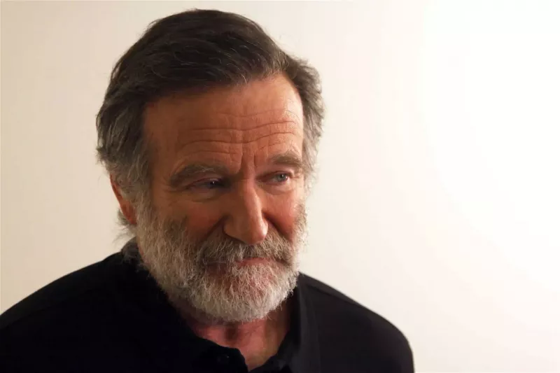 „Machen Sie sich amüsiert, aber übertreiben Sie es nicht“: Robin Williams musste seine Karrierebedrohung vor Disney geheim halten, indem er den Co-Stars in einem 235-Millionen-Dollar-Film eine strenge Warnung aussprach