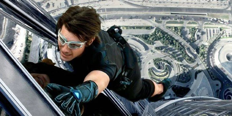   Tom Cruise vo filme Mission: Impossible – Ghost Protocol (2011)