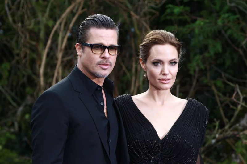 Angelina Jolie fühlte sich bei der Arbeit bei Mr. und Mrs. Smith nicht wohl, bevor ihr Ex-Mann Brad Pitt ihre Meinung änderte