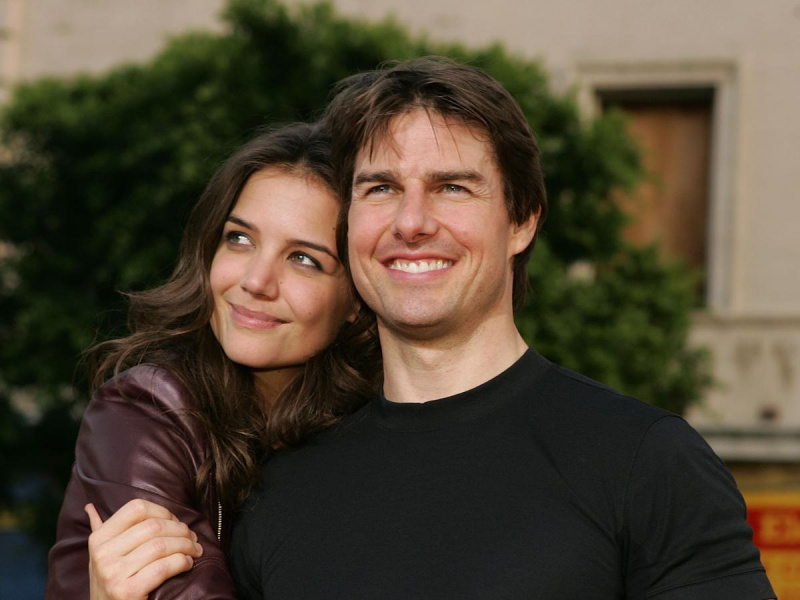 Tom Cruise vnútil svoju vôľu počas filmu Christian Bale o Batmanovi za 371 miliónov dolárov kvôli jeho bývalej manželke Katie Holmes: „Aké hrozné pre Katie“