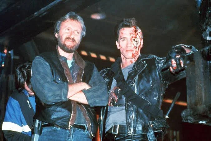 „Aș fi bucuros să fiu implicat”: James Cameron a amenințat că va părăsi Terminator după ce Studioul a vrut ca un criminal condamnat să-l înlocuiască pe Arnold Schwarzenegger
