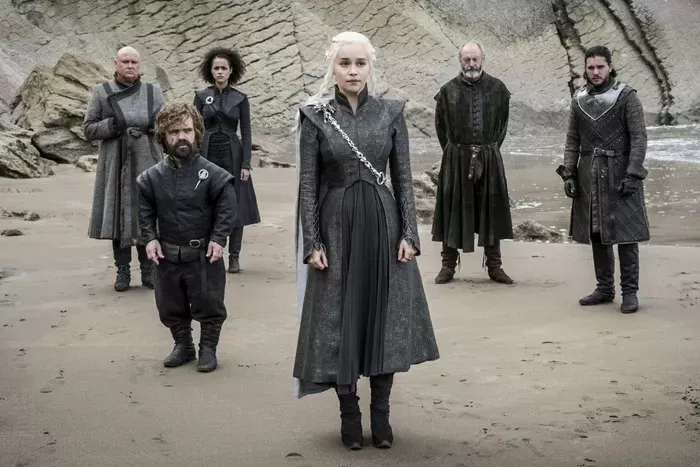 Cel mai urât actor din Game of Thrones nu a vizionat oribilul final al sezonului 8 care a măcelărit personajul Emilia Clarke: „Nu am nicio idee”