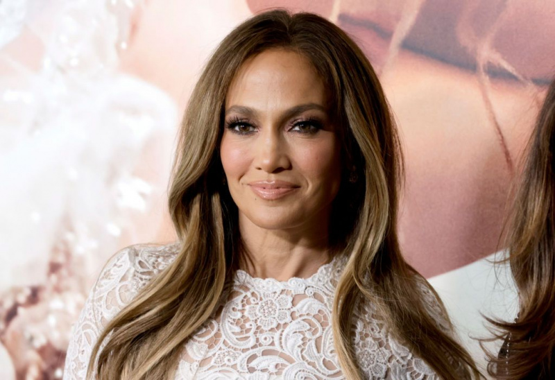   Jennifer Lopez ir džinsai bet kokiems'look'