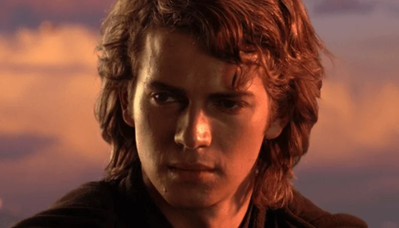Hayden Christensen vuole esplorare un 'What If' di Star Wars come la serie Marvel in cui Anakin Skywalker non cade nel lato oscuro: 'Lo zio Obi-Wan è sempre lì'