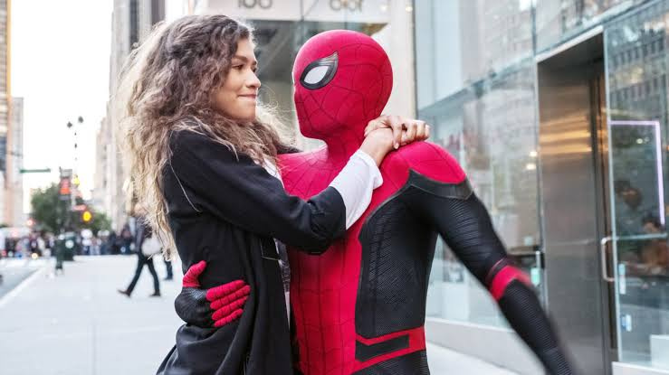 „Nech sa raz navzájom priznať“: Spider-Man: No Way Home od Toma Hollanda odsúdili za to, že Willemovi Dafoeovi a Tobeymu Maguireovi nedovolili mať osobný čas pred obrazovkou