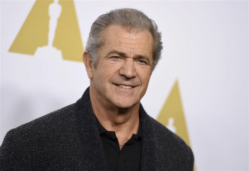 Mel Gibson pensó que la tecnología médica ilegal que salvó a su padre le haría crecer un 'agujero ** extra'