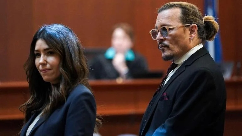 23-годишната дъщеря на Джони Деп Лили Роуз отказва да сподели честната си присъда за грозната съдебна драма на Деп с Амбър Хърд