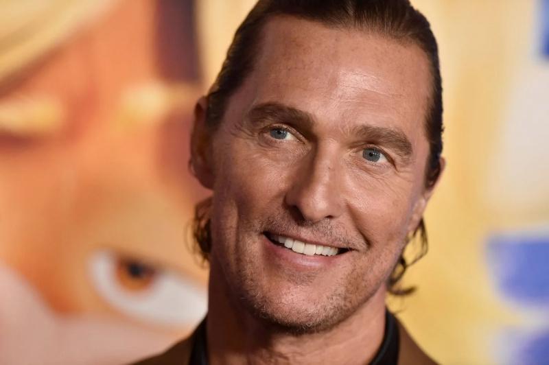 „Má pocit, že stráca otca“: Matthew McConaughey váha s testom DNA Napriek žiadostiam Woodyho Harrelsona sa vo veku 53 rokov obáva straty vlastnej identity