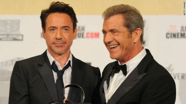 Robert Downey Jr. schuldet Mel Gibson sein gesamtes 300-Millionen-Dollar-Iron-Man-Vermögen: „Er hatte ein Dach über meinem Kopf und Essen auf dem Tisch“