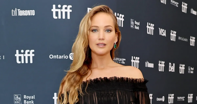 „Nu am făcut niciodată ceva atât de înspăimântător”: Jennifer Lawrence a fost speriată naibii înainte de a filma o scenă înfricoșătoare pentru coloana vertebrală din filmul ei „Mama” psihic Freakout
