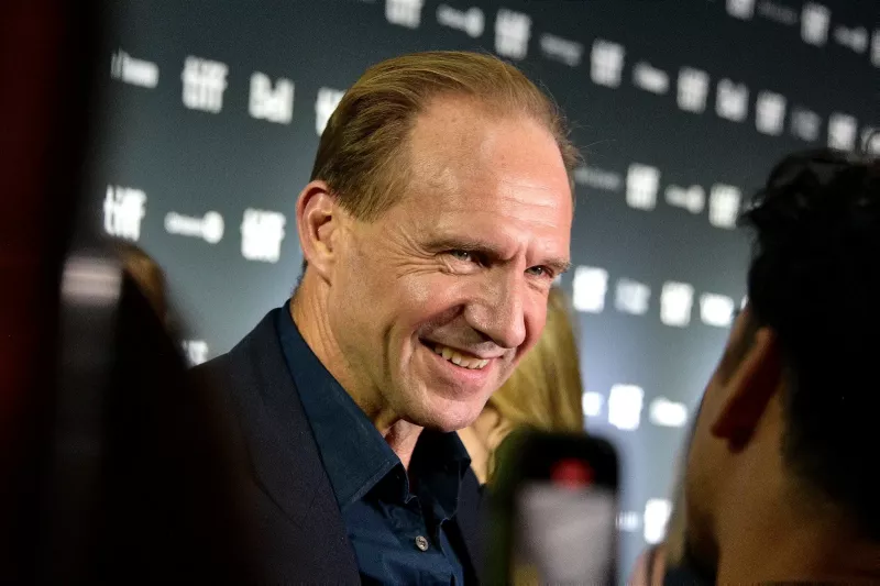   Ralph Fiennes ist begeistert von Lord Voldemort's role.