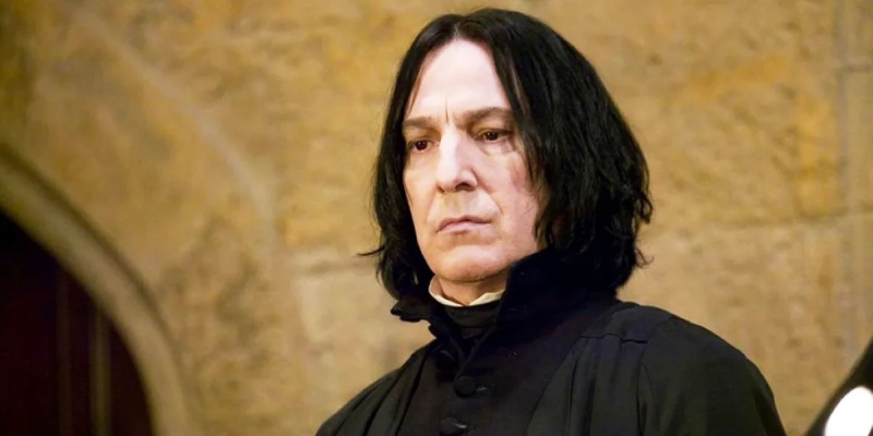 Wie „She-Hulk“-Star Tim Roth Harry Potters Alan Rickman beinahe die Rolle des Severus Snape gestohlen hätte