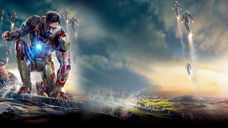   Iron Man, med hovedrollen av Robert Downey Jr.
