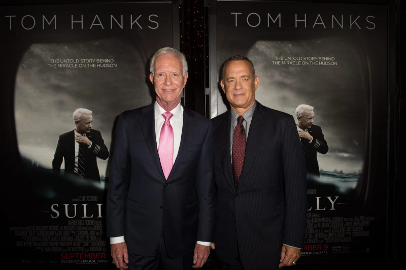   Clint Eastwood y Tom Hanks colaboraron para Sully.