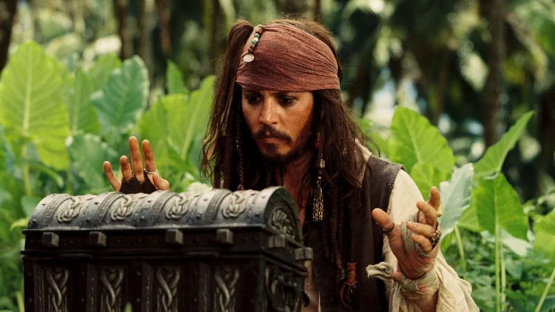   Johnny Depp căpitanul Jack Sparrow
