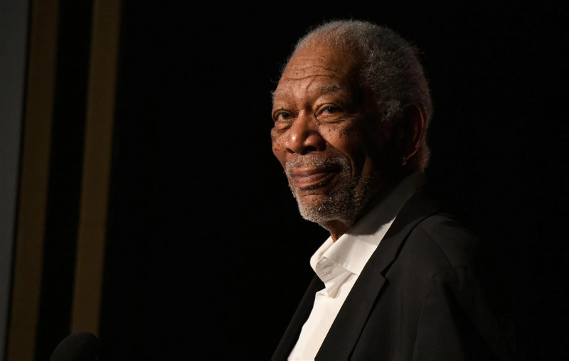 Morgan Freeman nyíltan bevallotta, hogy a pénzért visszatért az 501 millió dolláros Franchise Threequel-hez: „Jobban fizet, mint az első”