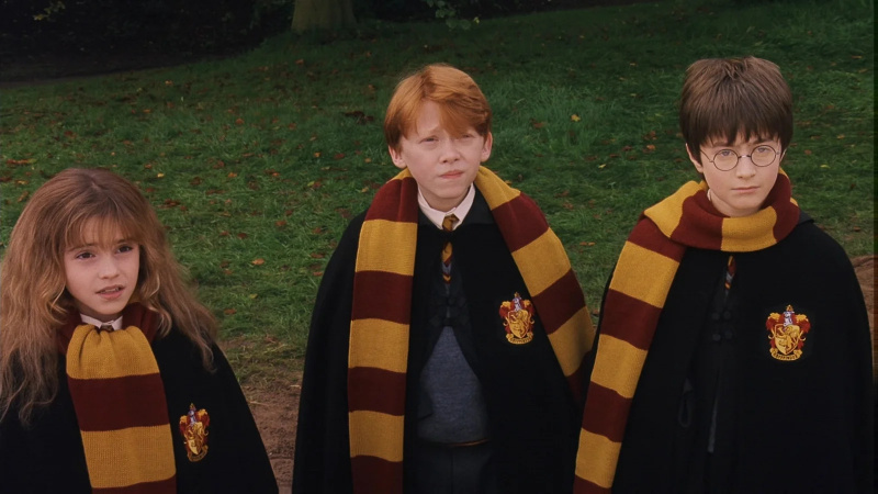   Daniel Radcliffe, Emma Watson และ Rupert Grint ใน Harry Potter