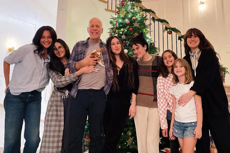   Demi Moore, Bruce Willis och Emma Heming Willis – den utökade familjen