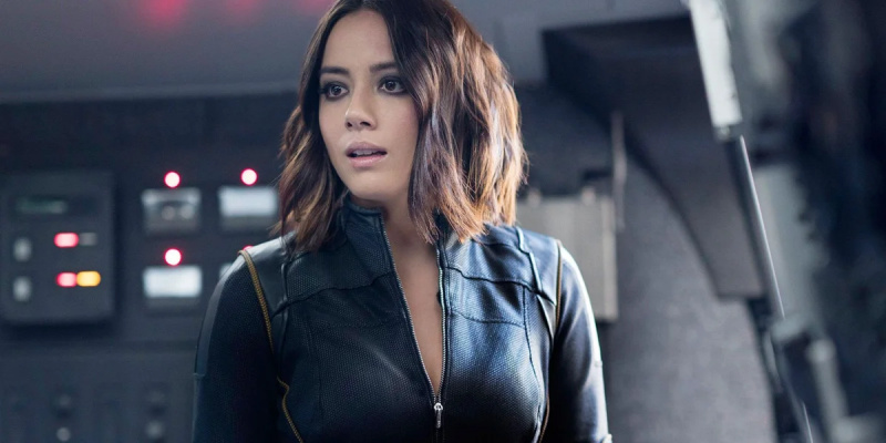 Звездата на Agents of SHIELD Chloe Bennet Reignites Завръщане в MCU Hopes as Quake After Reports Твърдят, че Secret Wars ще върнат всеки основен герой