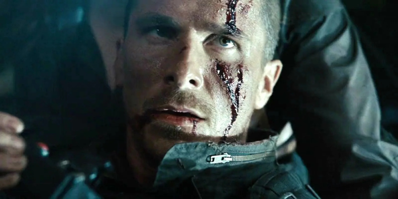 'F * ck 's 술꾼, 당신은 아마추어입니다': Christian Bale은 'Terminator Salvation'에서 한 장면을 촬영하는 동안 그를 방해 한 Shane Hurlbut를 잃고 모욕했습니다.